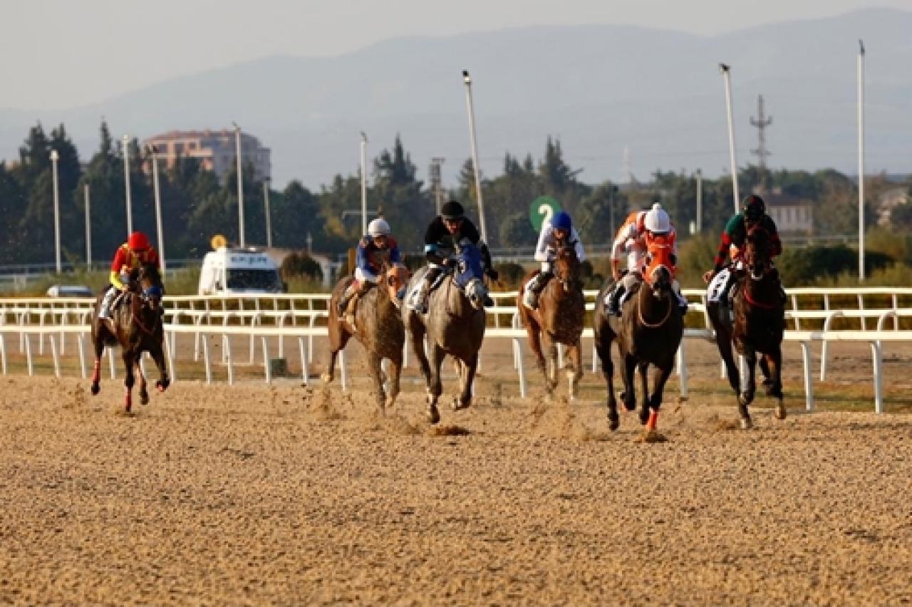 Bursa'da düzenlenen A3 koşuyu General Briella kazandı