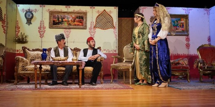 “Eyvah Kaynanam” Adlı Tiyatro Oyunu Kartal’da Sahnelendi