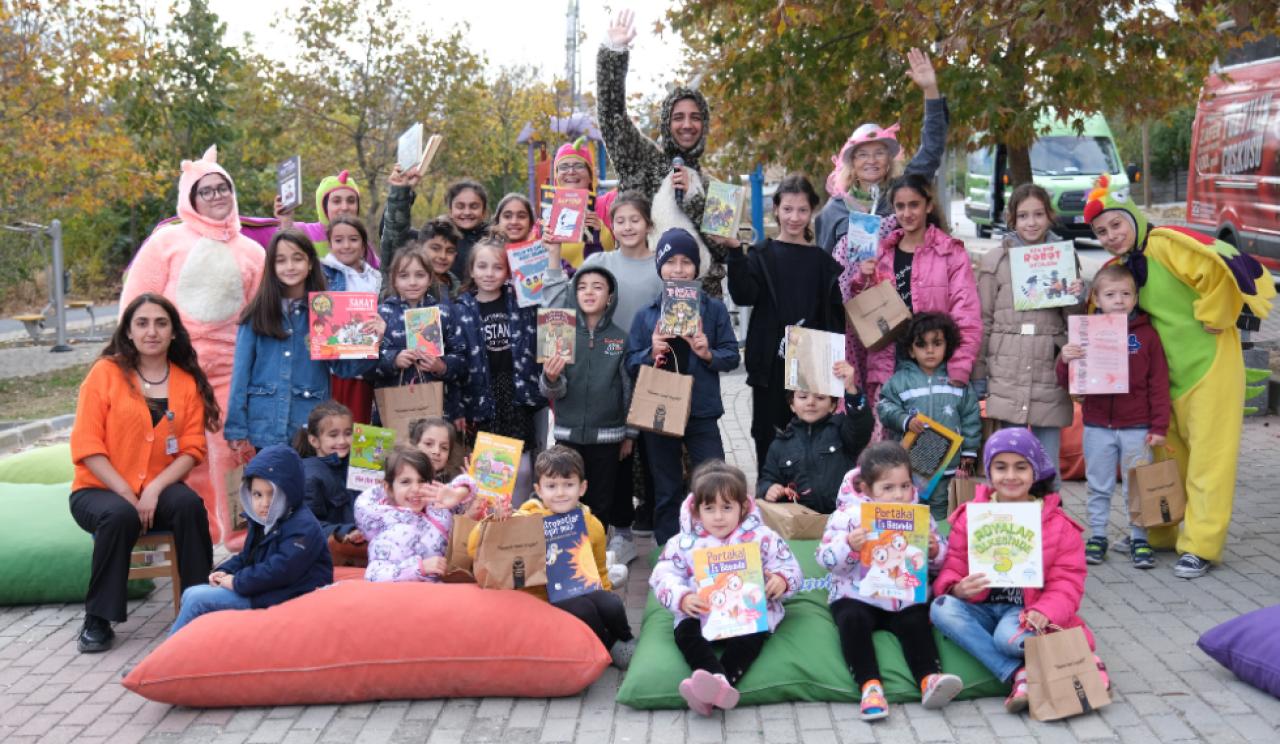 Büyükçekmeceli miniklere kitap sevgisi aşılanıyor!