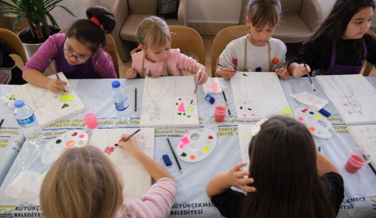 İnteraktif atölye çalışmalarında hem eğlendiler hem de öğrendiler
