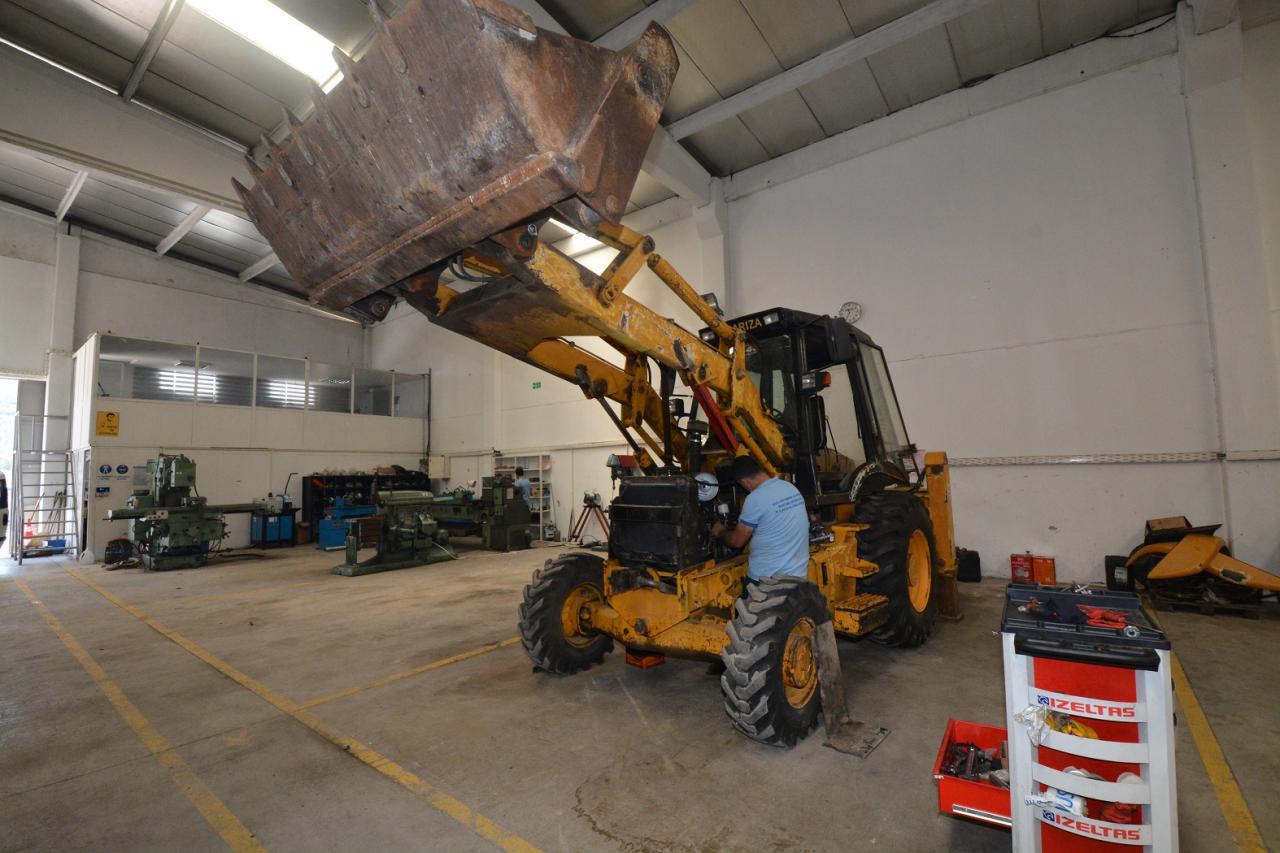 Büyükşehir, bakım onarım atölyeleri ile sağladı