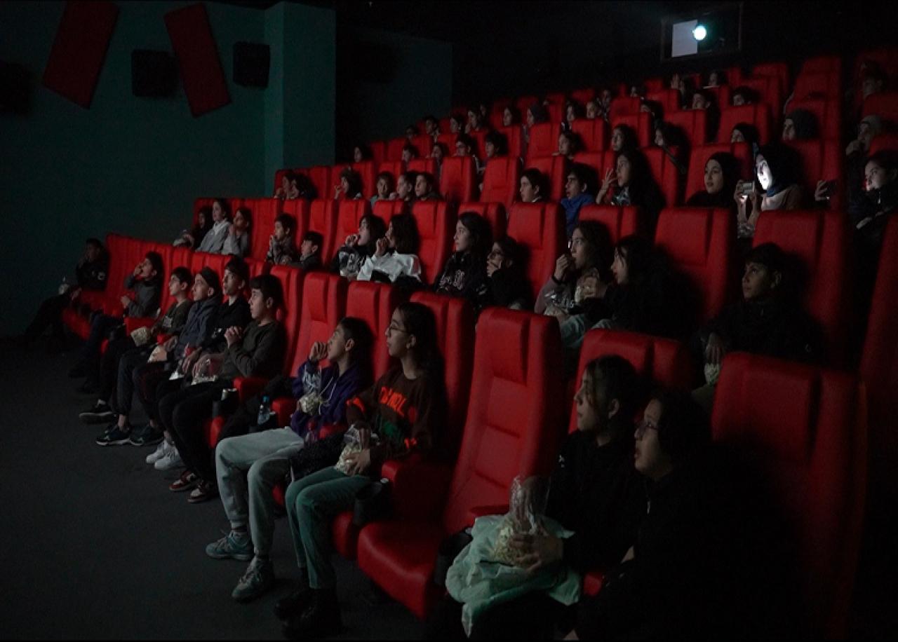 Tuzlalı Çocuklar ‘Buğday Tanesi’ Filmini İzlediler
