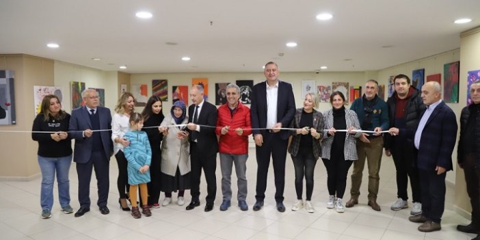‘De Rıen’ Resim Sergisi Kartal Belediyesi’nde Açıldı
