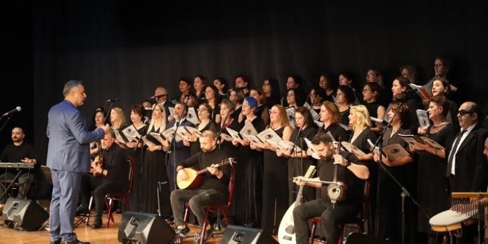 Kartallılar Yeni Yılı, Türk Halk Müziği Konseriyle Karşıladı