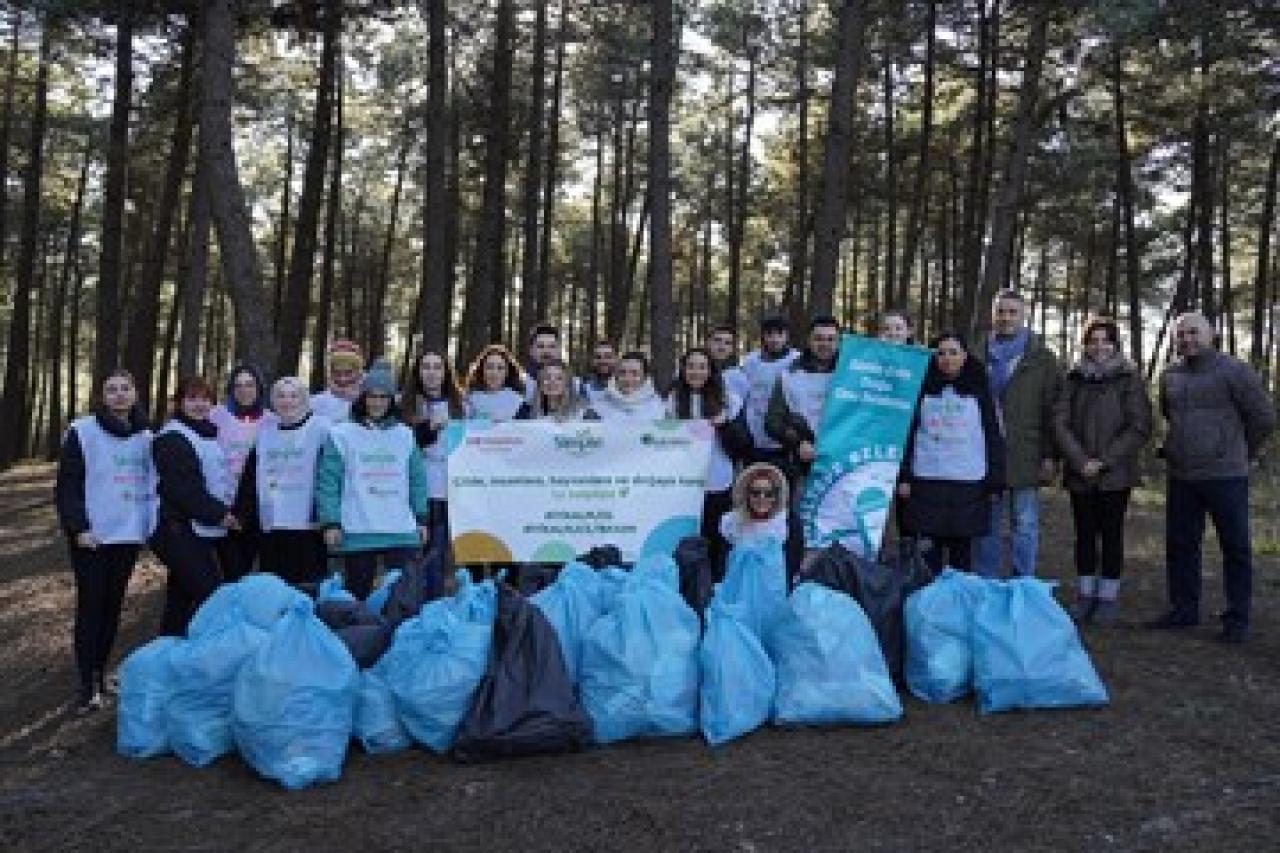 Maltepe’de el birliğiyle orman temizliği