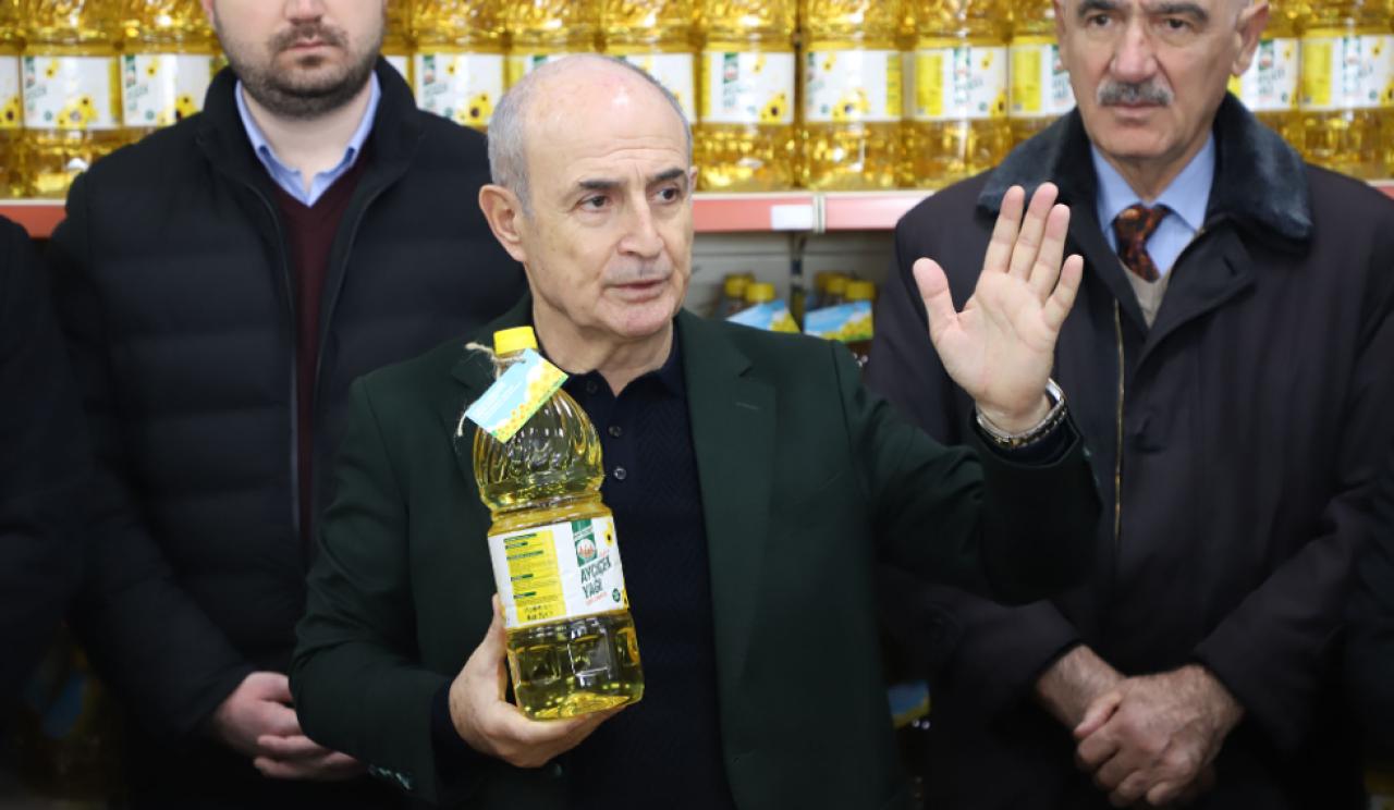 Büyükçekmece Belediyesi ürettiği 8 ton ayçiçek yağını vatandaşa dağıtıyor!