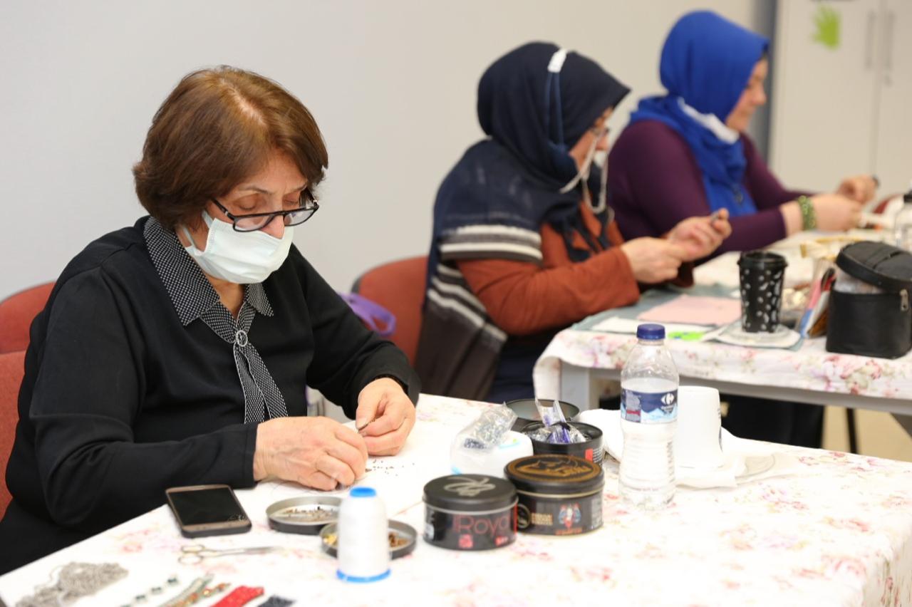 SANAT VE MESLEK KURSLARI DEVAM EDİYOR