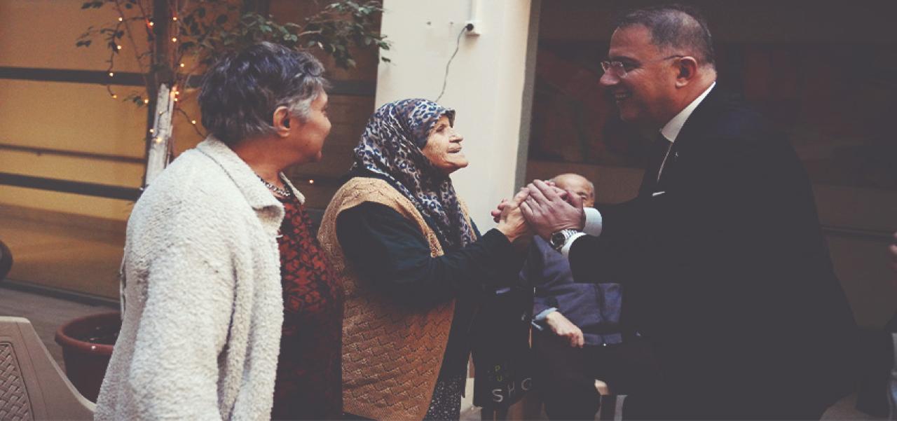 BAŞKAN ÇALIK BEYLİKDÜZÜ HUZUREVİ’Nİ ZİYARET ETTİ