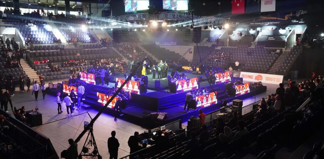 PUBG TUTKUNLARI BAŞAKŞEHİR’DE BULUŞTU