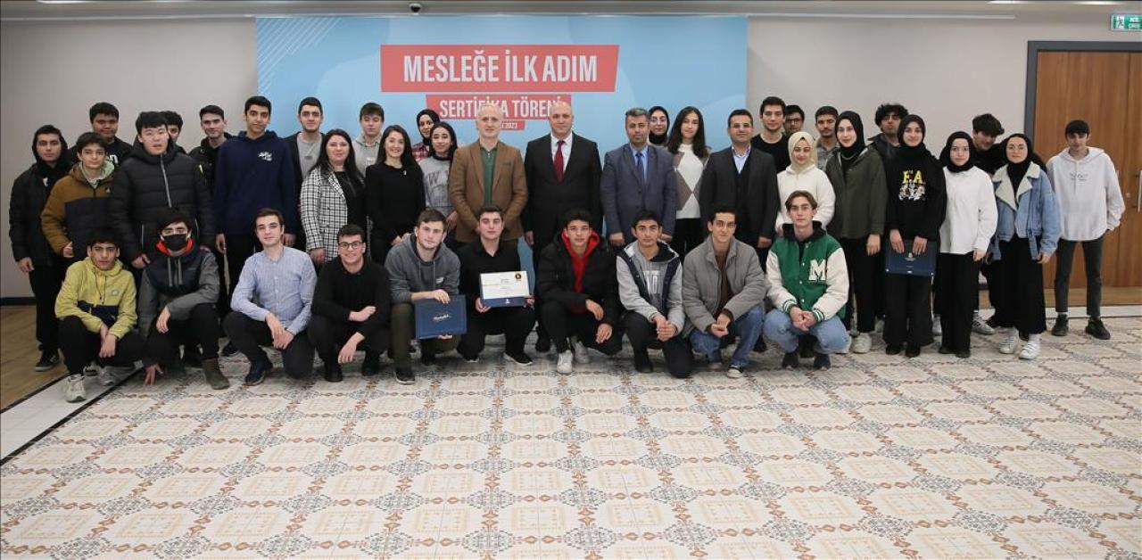 GENÇLER MESLEĞE İLK ADIMI BAŞAKŞEHİR’DE ATTI