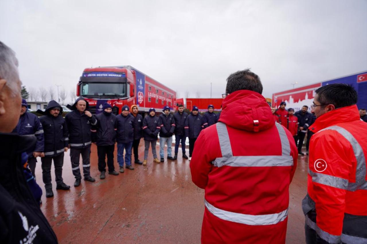 İBB, TÜM İMKANLARINI DEPREM BÖLGESİ İÇİN SEFERBER ETTİ