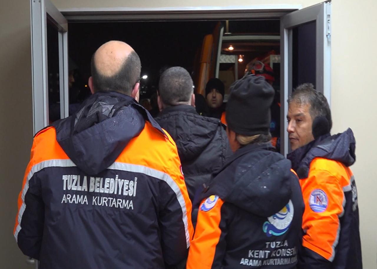 Tuzla Belediyesi Arama Ve Kurtarma Ekipleri Deprem Bölgesine Gitti