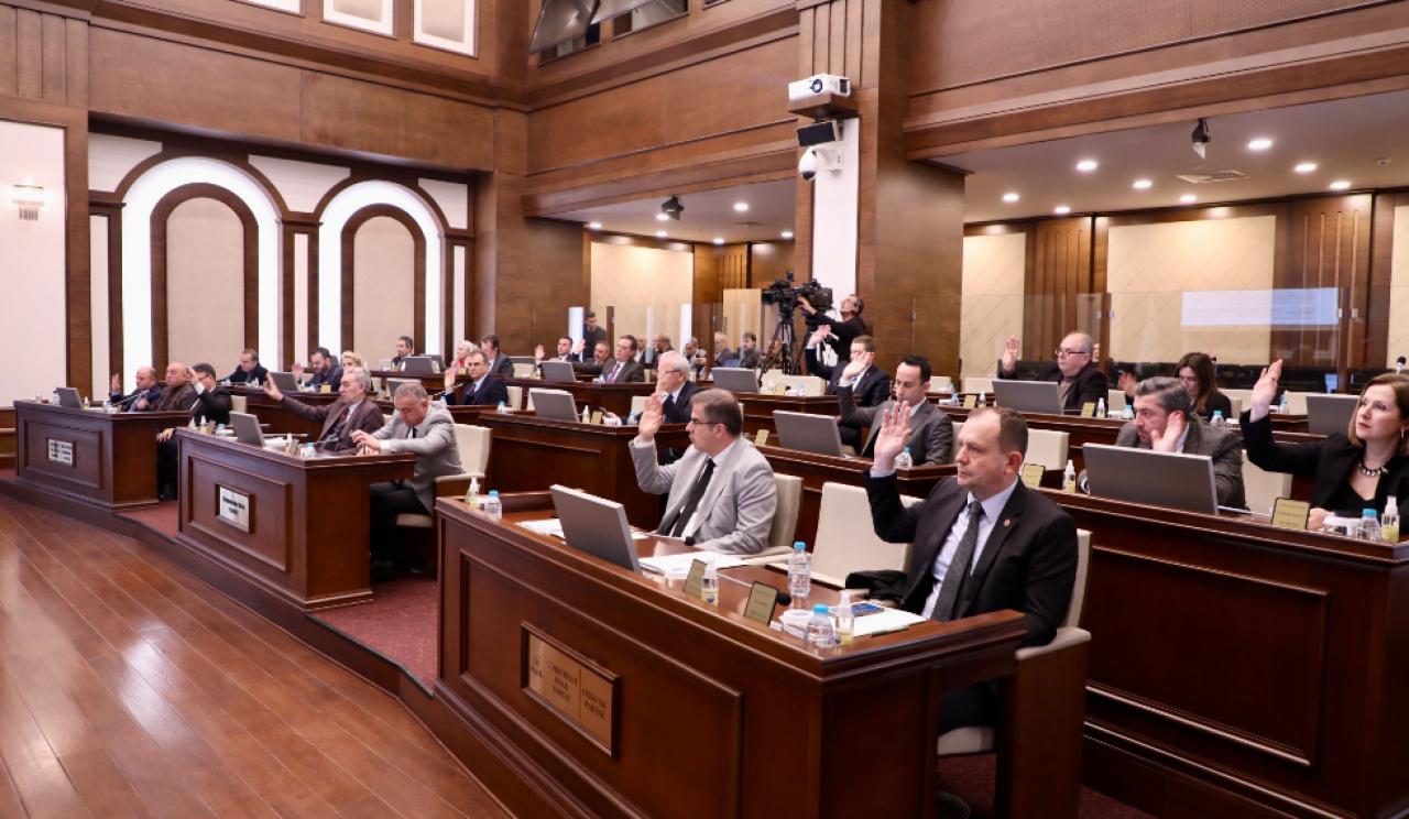 Başkan Akgün: 10 kenti kapsayan böyle bir deprem görülmedi