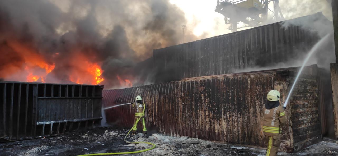 İSKENDERUN LİMANI’NDAKİ YANGIN SÖNDÜRÜLDÜ
