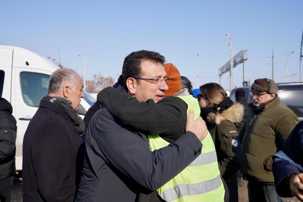 İMAMOĞLU İKİNCİ KEZ DEPREM BÖLGESİNDE