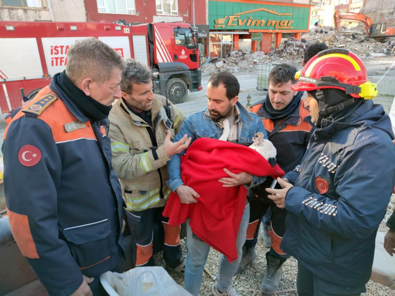 İBB YARALARI SARMAYA DEVAM EDİYOR