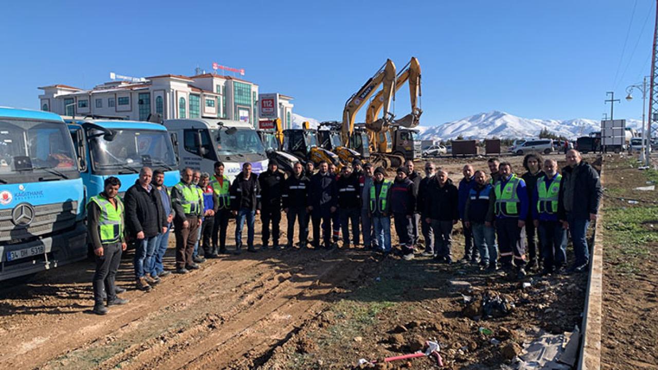 BAŞKAN ÖZTEKİN MALATYA VE ADIYAMAN'DA AFETZEDELERLE BULUŞTU