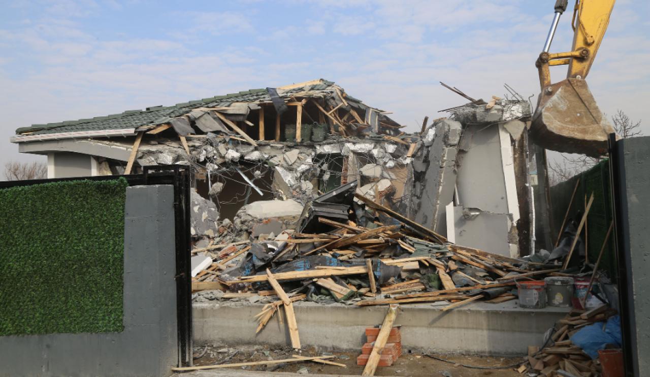 İstanbul’un içme suyu havzasına yapılan 22 kaçak yapı yıkıldı