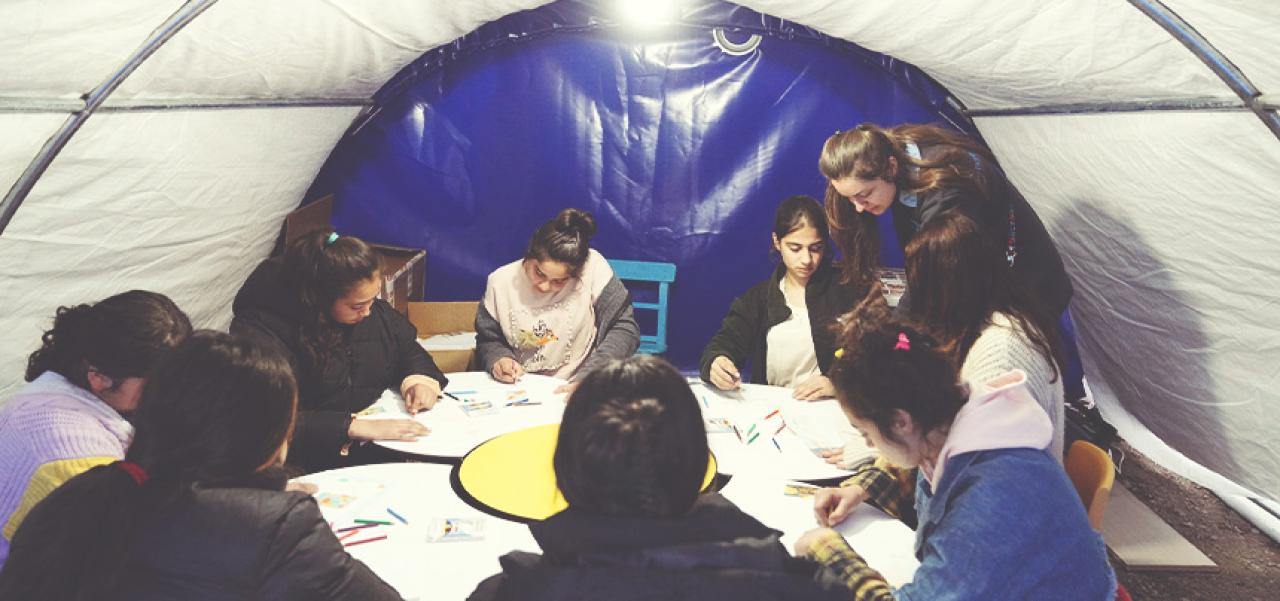 ÇADIR KENTTE PSİKOSOSYAL İLK YARDIM ÇALIŞMALARI YÜRÜTÜLÜYOR