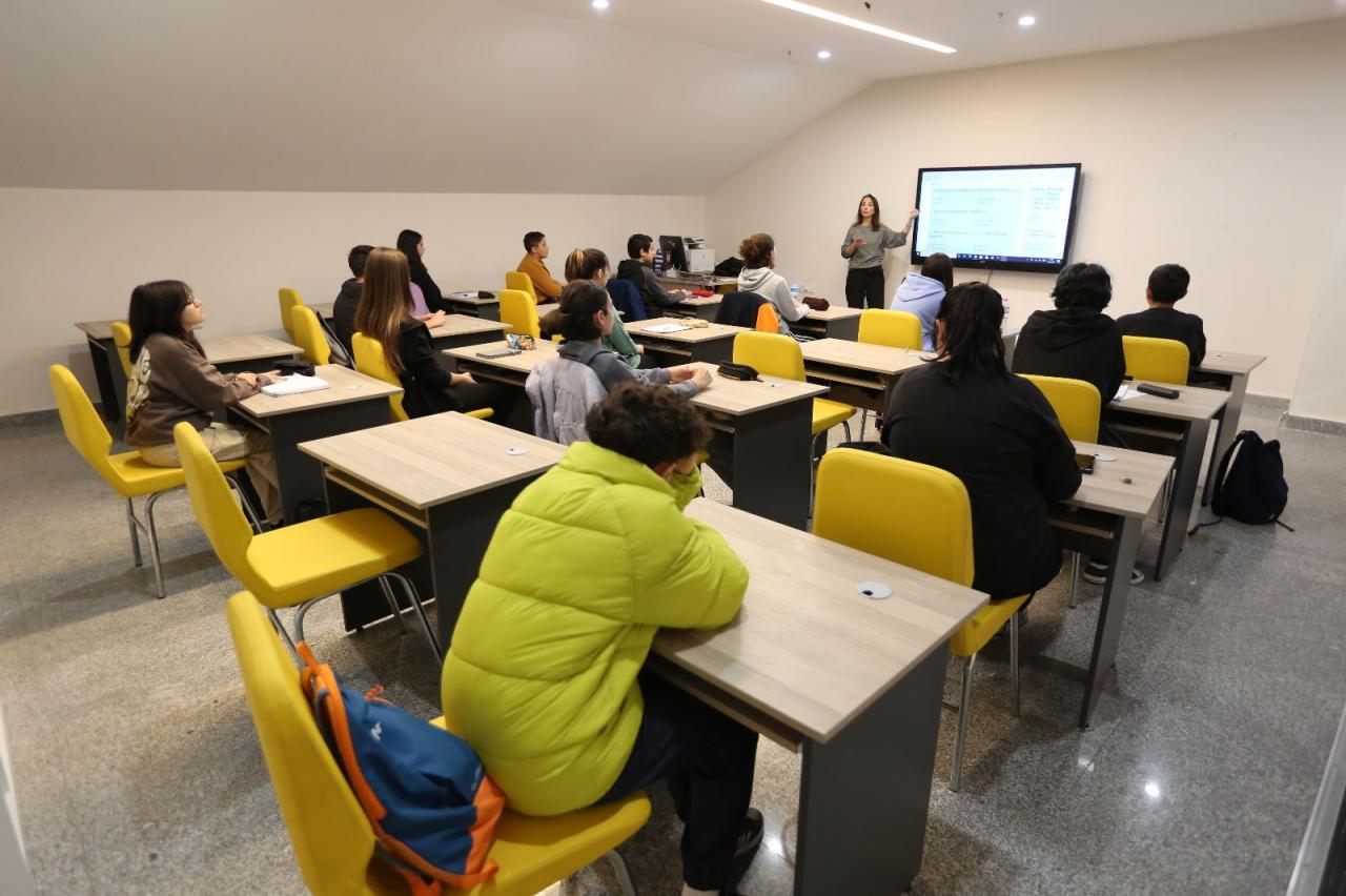 DEPREMZEDE GENÇLERE EĞİTİM DESTEĞİ