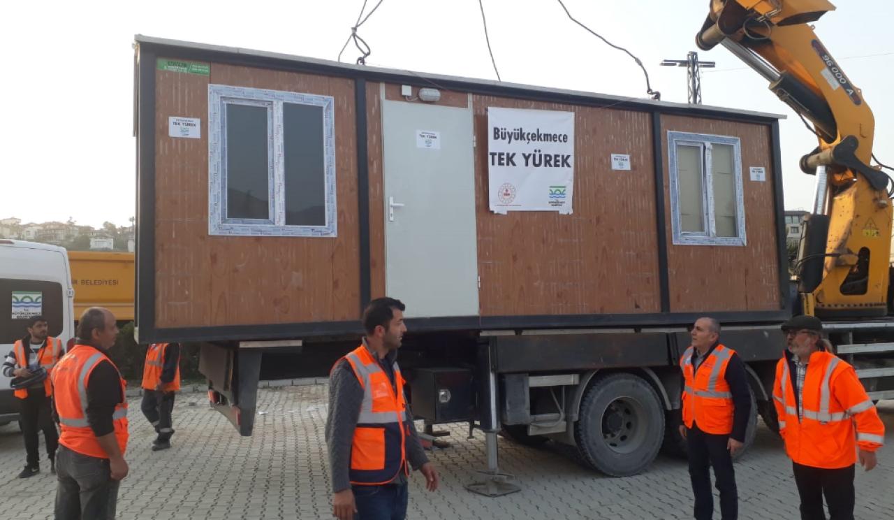 Büyükçekmece Belediyesi depremzedeleri yalnız bırakmıyor