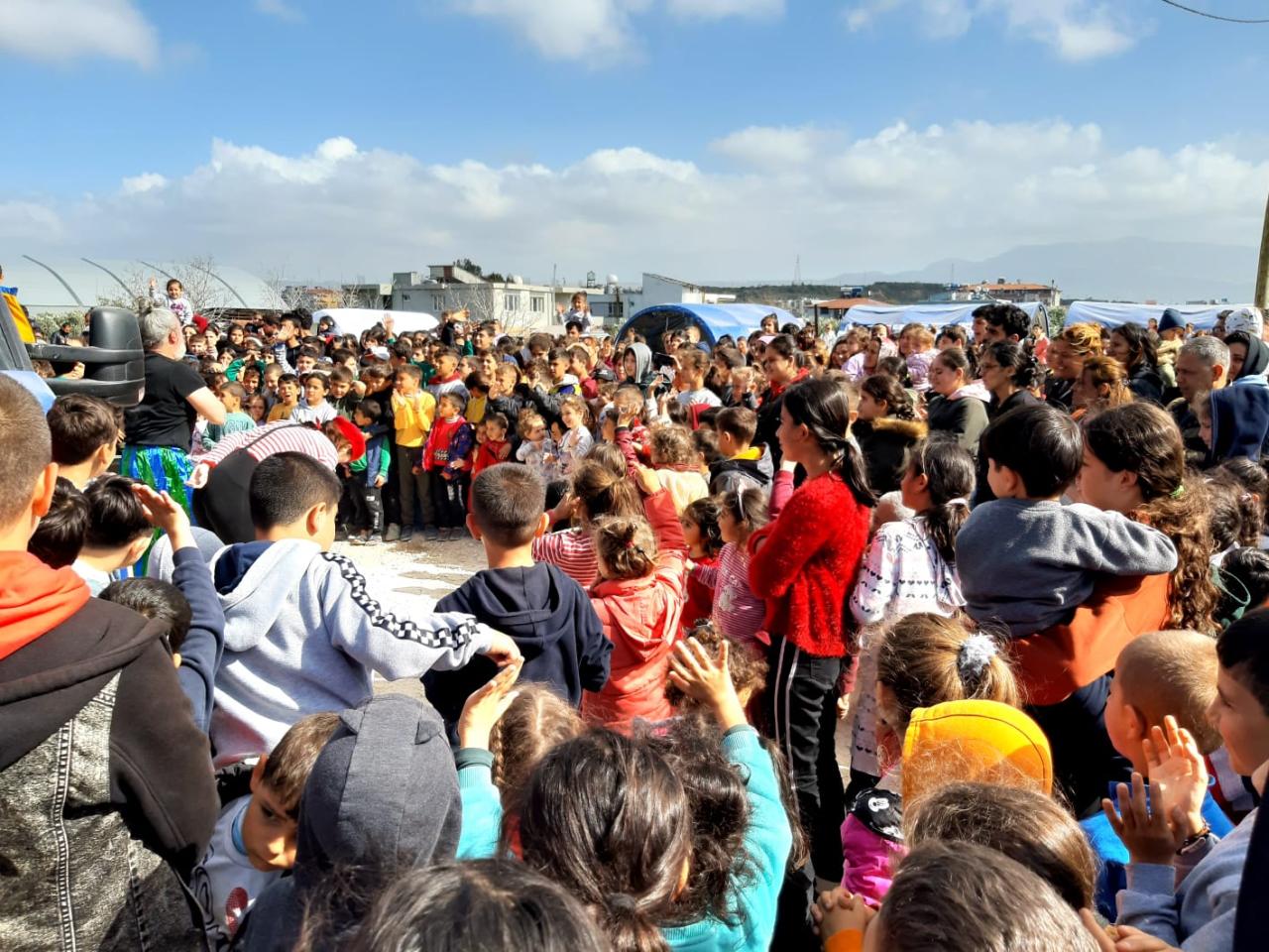 HATAY’DA ÇOCUKLAR UNUTULMADI