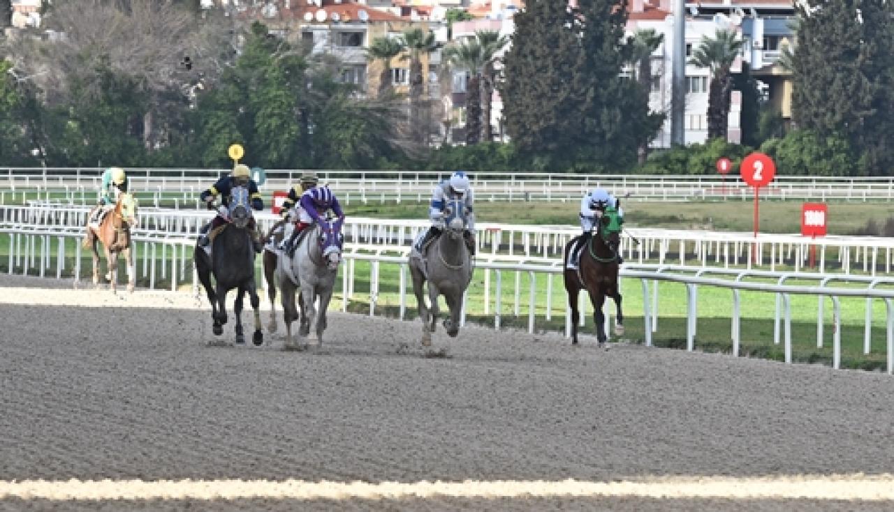 Nejat Evliyazade Koşusu'nda galibiyete Rüzgardahan uzandı