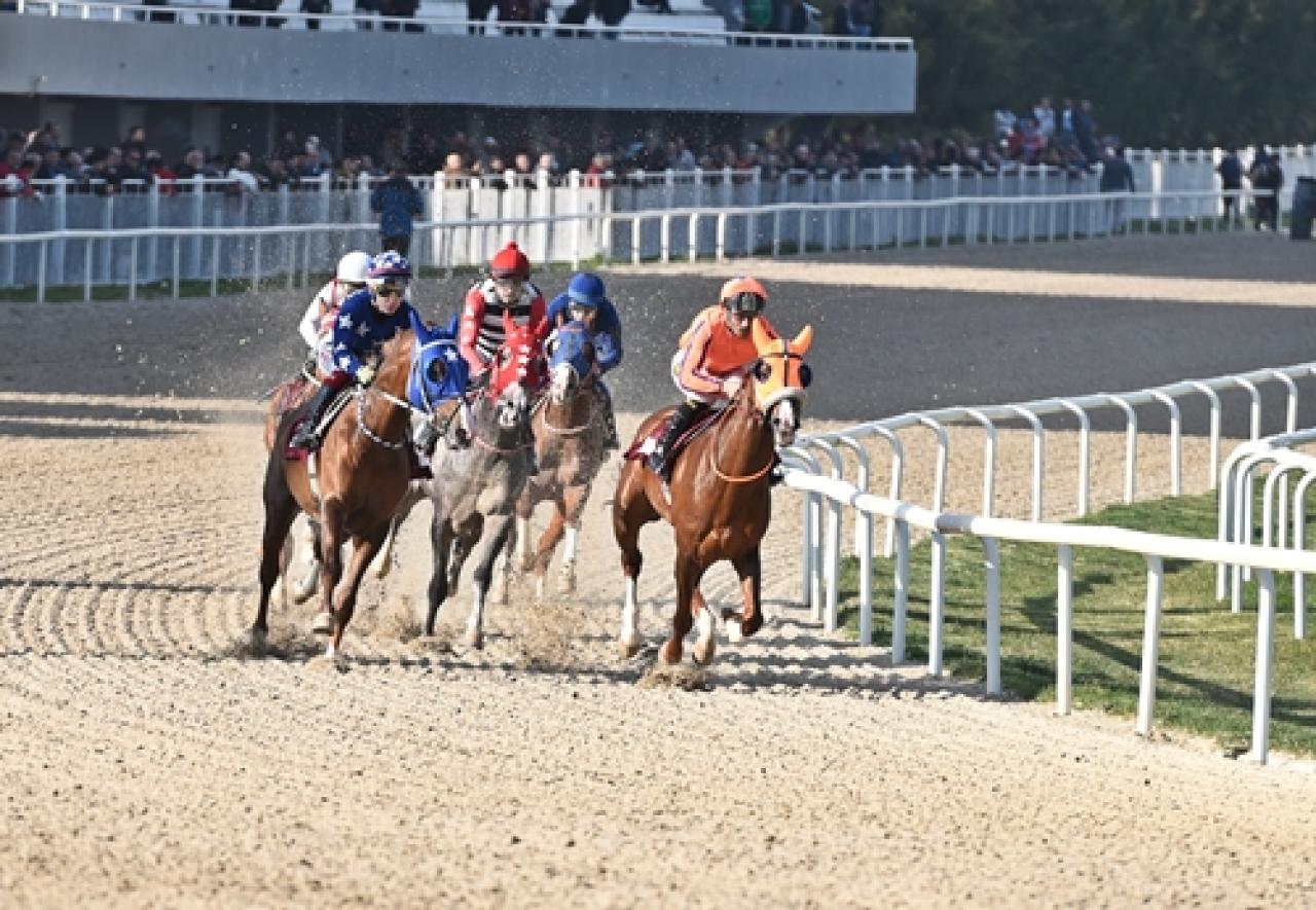 Karşıyaka Belediye Başkanlığı Koşusu'nu Büyükdünya kazandı