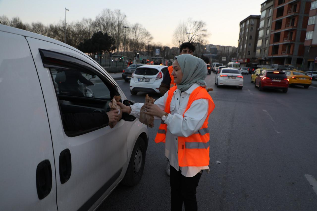 Eyüpsultan’da Ramazan bereketi yaşanıyor