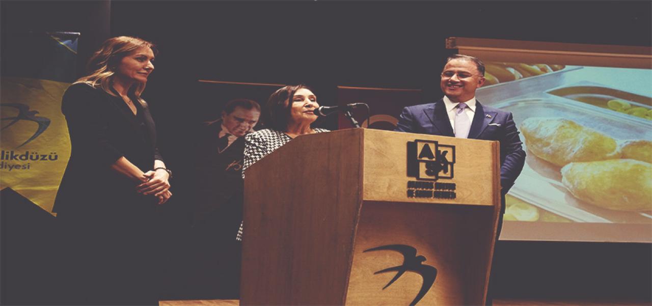 KILIÇDAROĞLU, BEYLİKDÜZÜ’NDEKİ AİLELER VE ÇOCUKLARIYLA İFTAR YAPTI