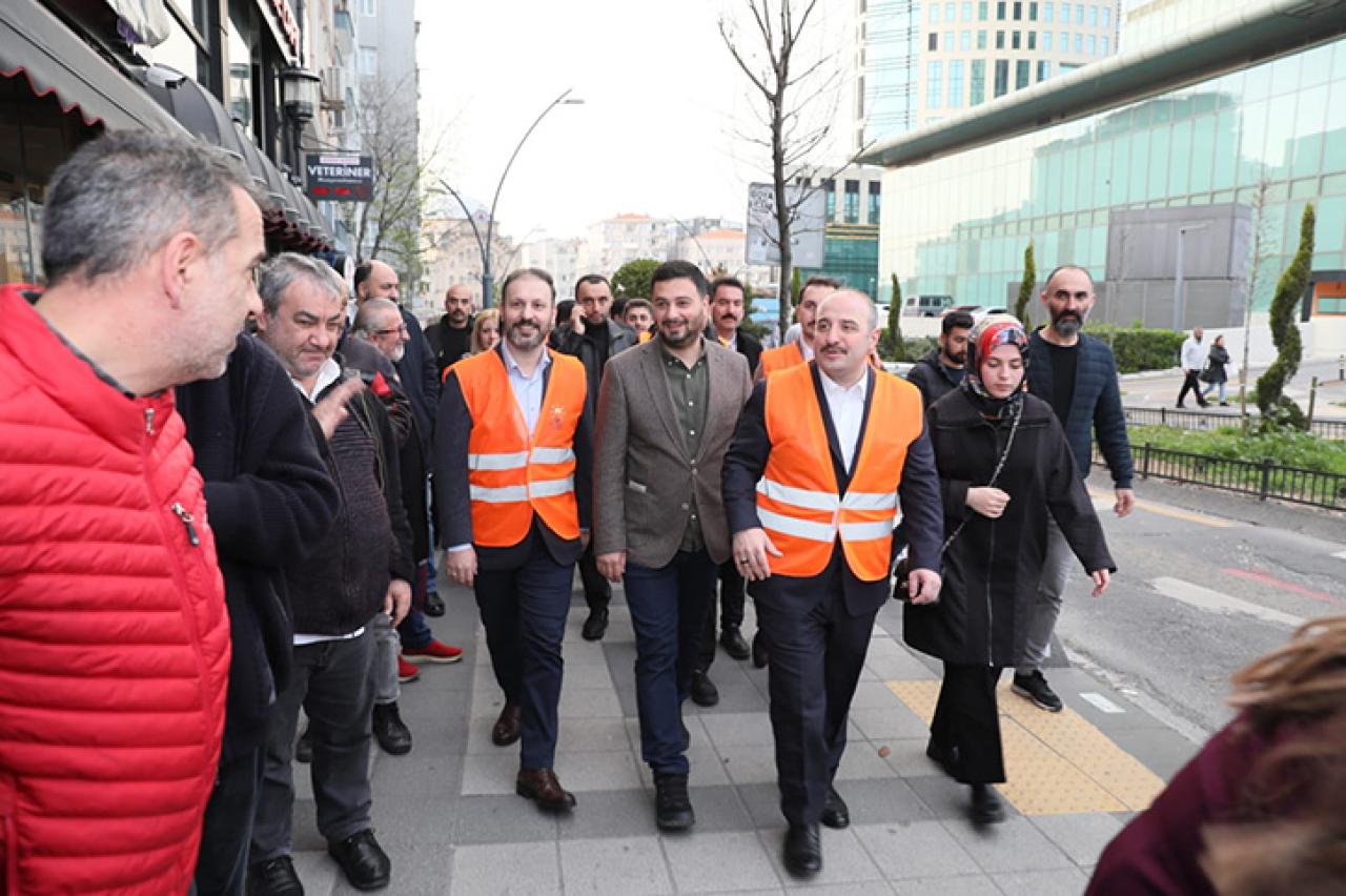 BAKAN MUSTAFA VARANK KAĞITHANELİLERLE BULUŞTU