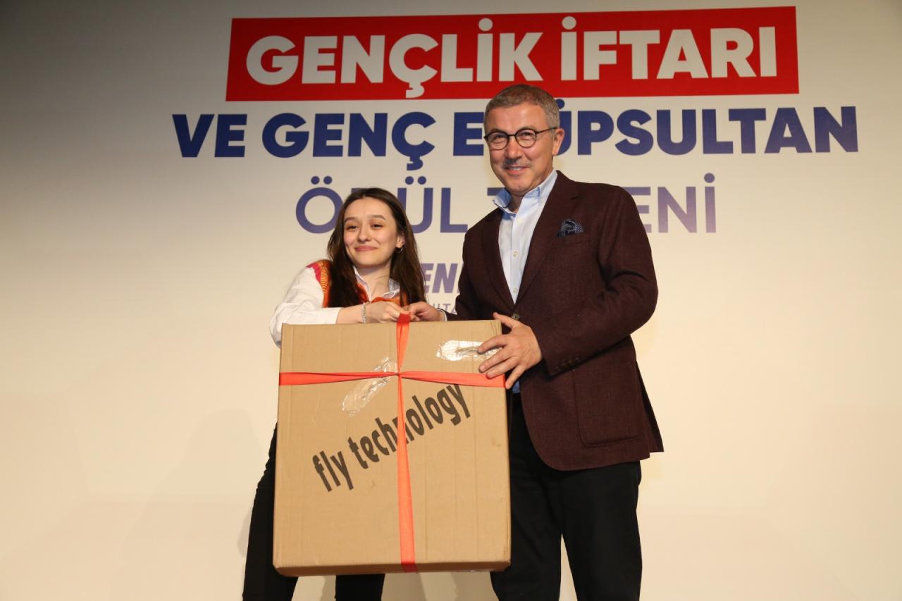 Gençlik İftarı’nda buluşan Genç Eyüpsultanlılar ödüllerini aldı