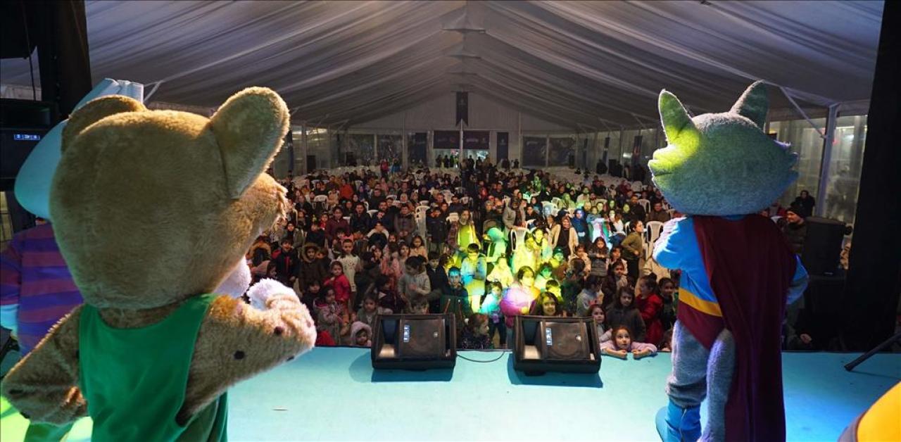 BAŞAKŞEHİR KENT MEYDANI’NDA SOHBET VE KASİDE GECESİ