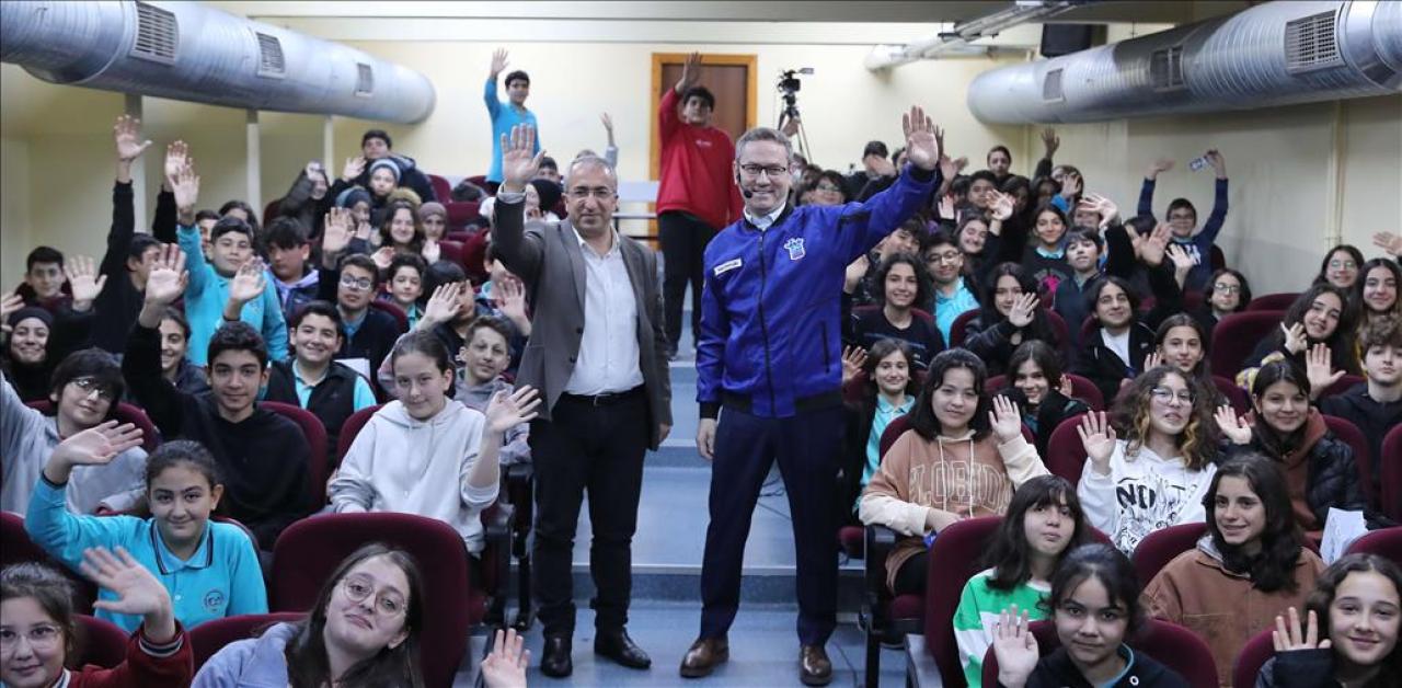 BAŞKAN KARTOĞLU GENÇLERLE ENERJİ DEPOLADI