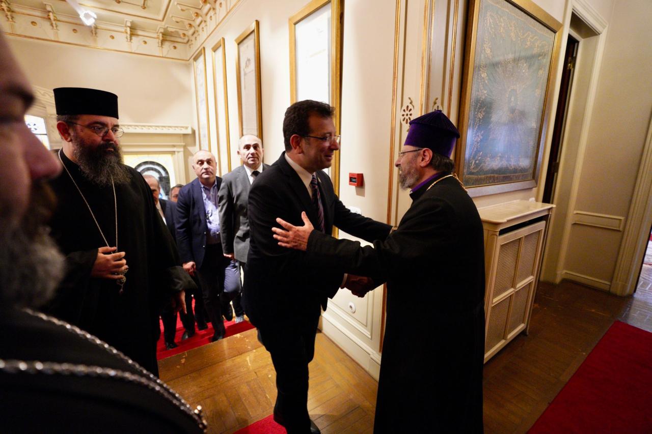 SÜRYANİ VE ERMENİ CEMAATLERİNİN BAYRAMLARINI KUTLADI