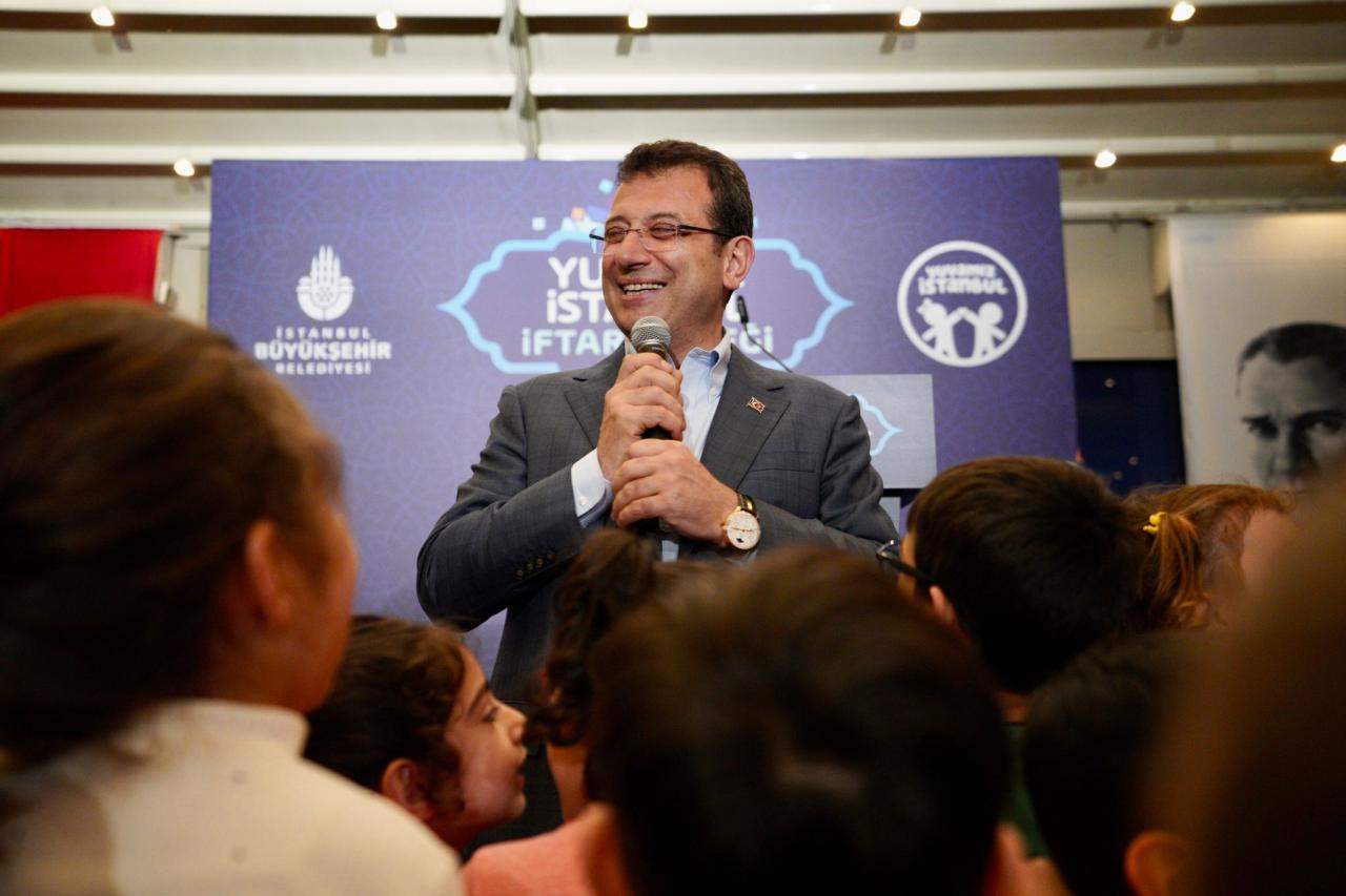 İMAMOĞLU KREŞ ÖĞRENCİLERİYLE BULUŞTU: “BENİM KANKALARIM GELDİ’