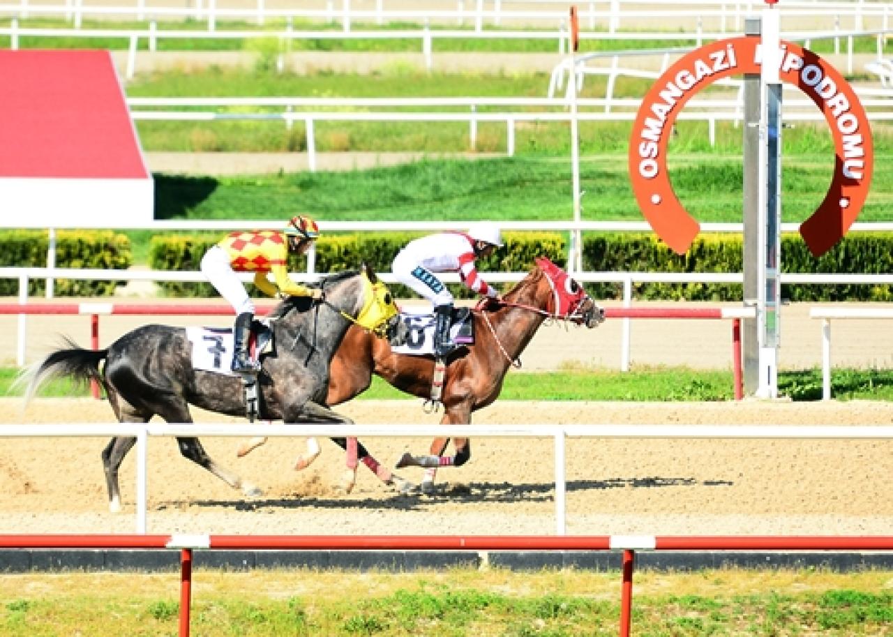 Bursa’daki A3 koşuyu Toramankaya kazandı