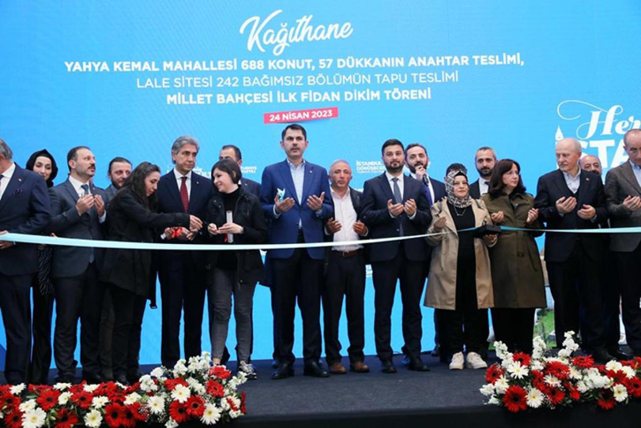 BAKAN KURUM KÂĞITHANE’DE ANAHTAR VE TAPU TESLİM TÖRENİNE KATILDI