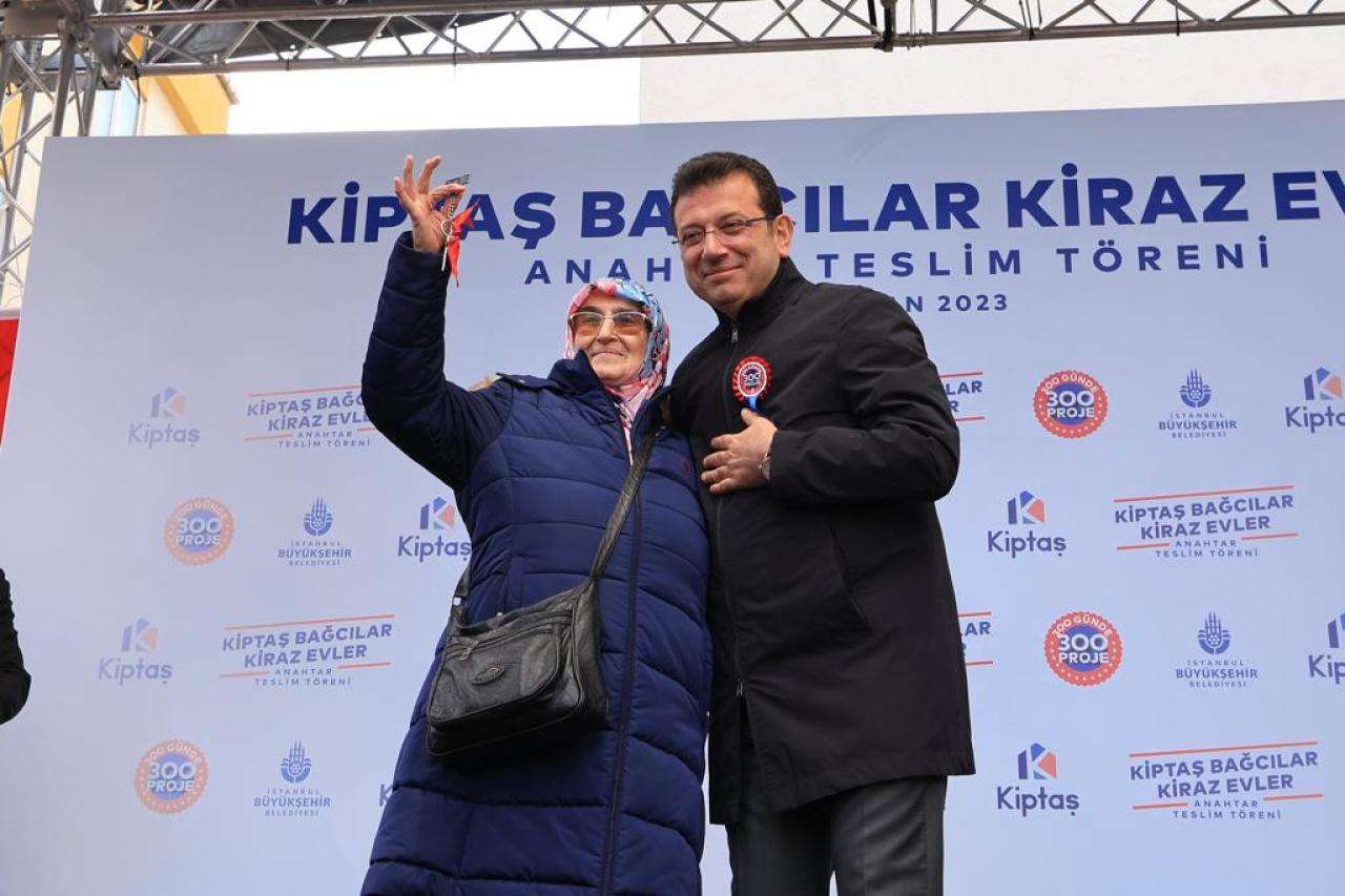 BAĞCILAR KİRAZ EVLER’DE ANAHTARLAR TESLİM EDİLDİ