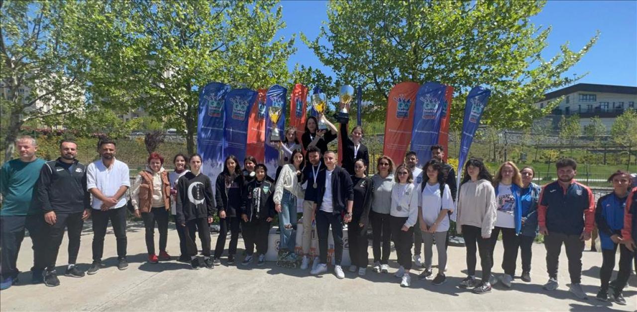 KIZLAR PATENDE İSTANBUL ŞAMPİYONU BELLİ OLDU