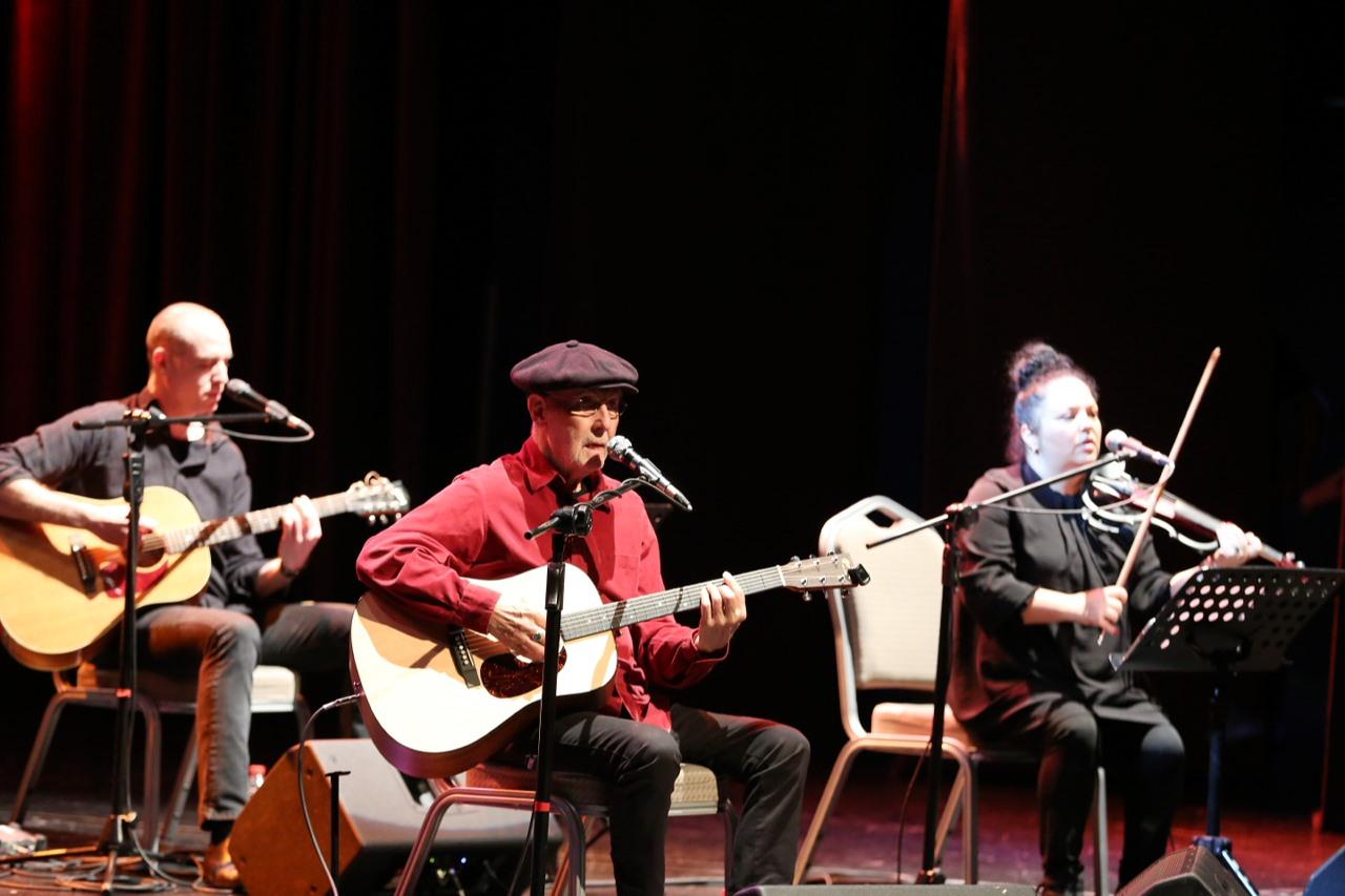 İLHAN ŞEŞEN'DEN MÜZİK ZİYAFETİ