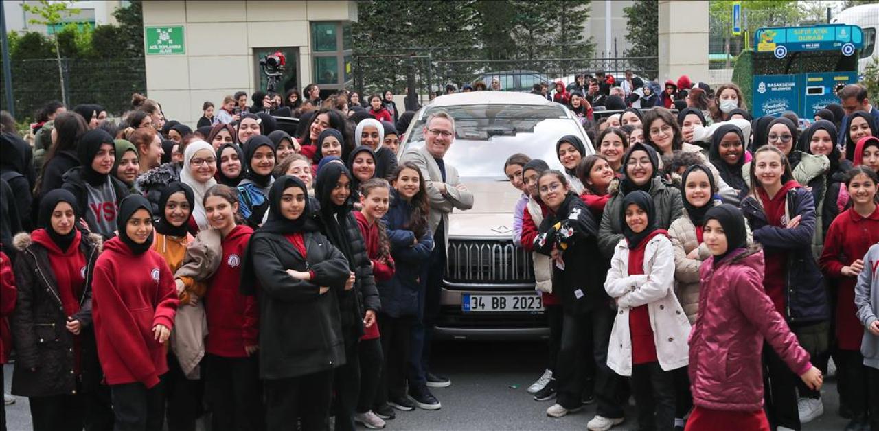 BAŞKAN KARTOĞLU: “DEPREM BÖLGESİNDE EN ÇOK KONTEYNER KENT YAPAN BELEDİYE OLDUK”