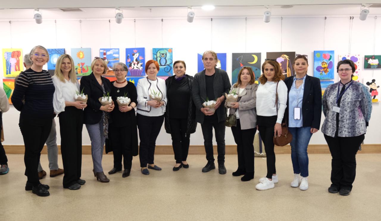 Minik ressamların eserlerine sanat severlerden tam not