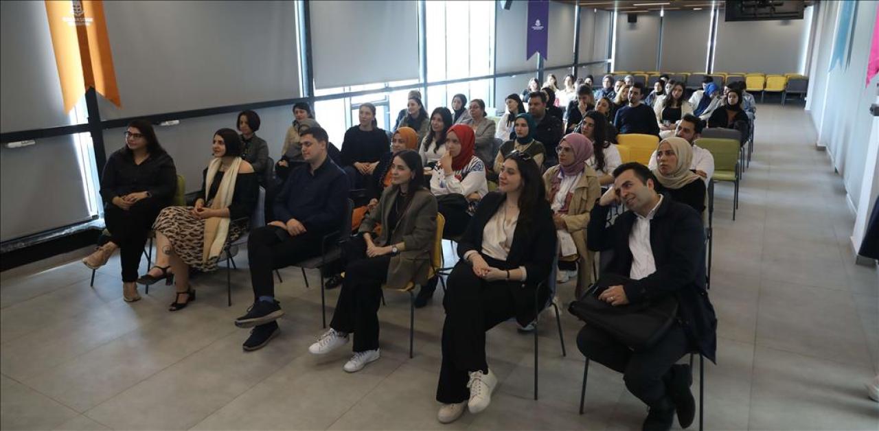 BAŞAKŞEHİR’DE GENÇLER VE ÖĞRETMENLER EĞİTİMLERLE GELİŞİYOR