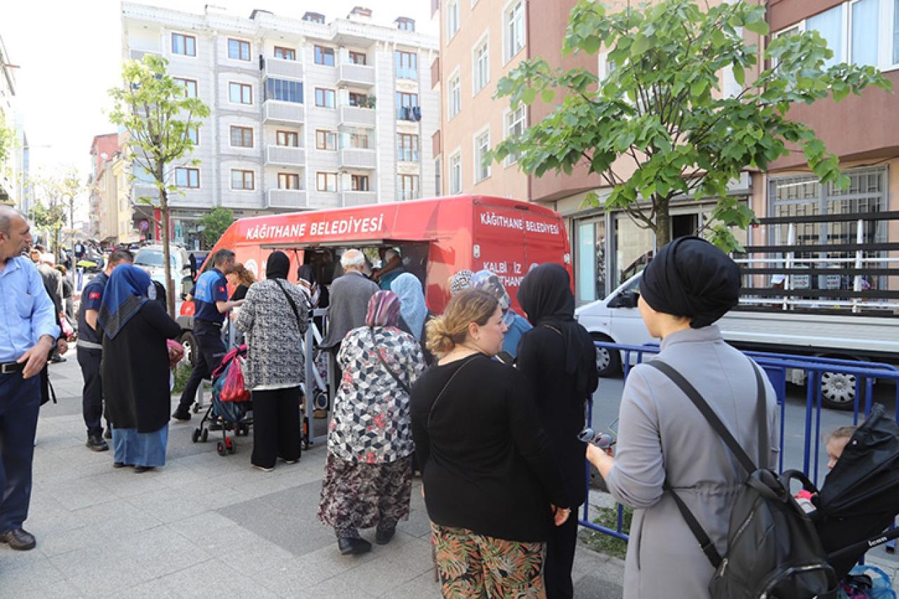 KÂĞITHANE BELEDİYESİ’NDEN SEMT PAZARLARINA SICAK İKRAMLAR