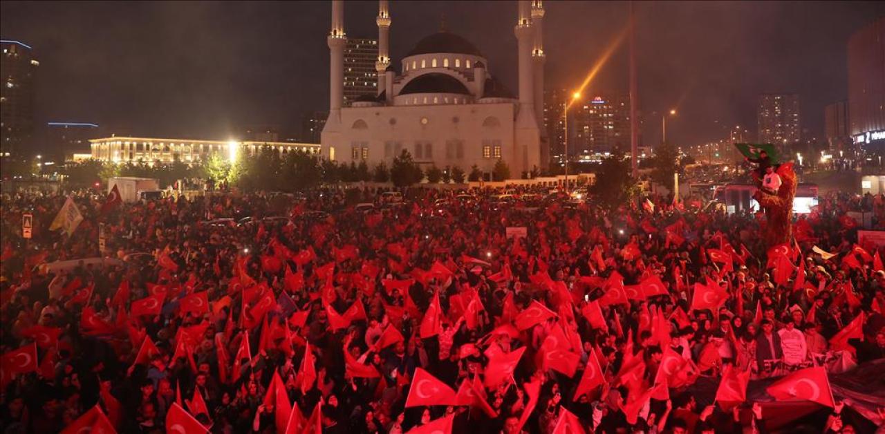 BAŞAKŞEHİR’DEN CUMHURBAŞKANI ERDOĞAN’A SEVGİ SELİ