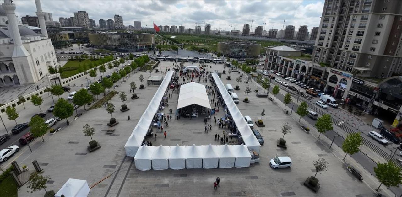 BAŞAKŞEHİR BELEDİYESİ GENÇLERİ GELECEĞE HAZIRLIYOR