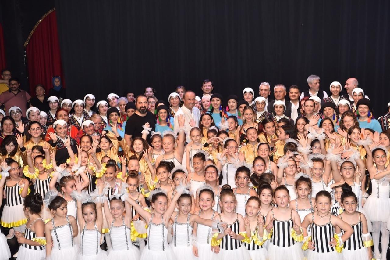 Kursiyerlerin yıl sonu gösterisine yoğun ilgi