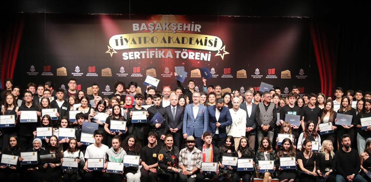BAŞAKŞEHİR TİYATRO AKADEMİSİ’NDEN MUHTEŞEM DÖNEM FİNALİ