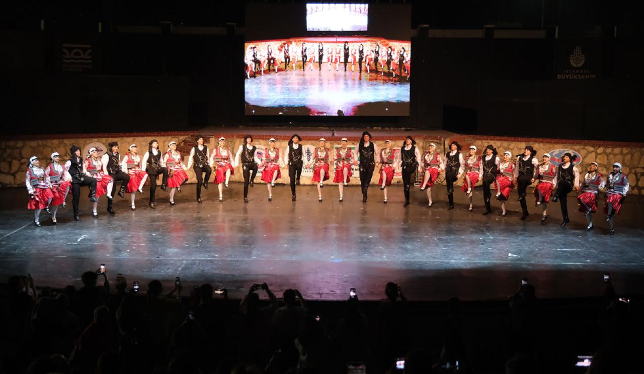 Halk Akademisi öğrencilerinin performansları nefesleri kesti